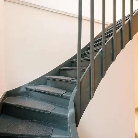 Sago Airporthouse Bed & Breakfast *