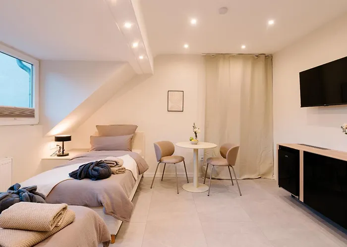 Sago Airporthouse Bed & Breakfast *