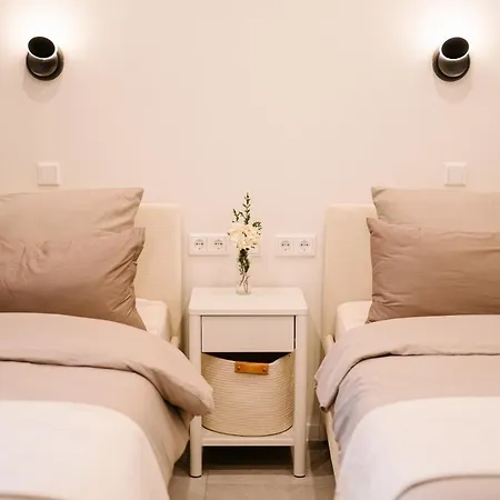 Sago Airporthouse Bed & Breakfast *