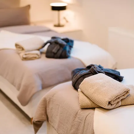 Sago Airporthouse Bed & Breakfast