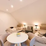 ベッド・アンド・ブレックファスト Sago Airporthouse
