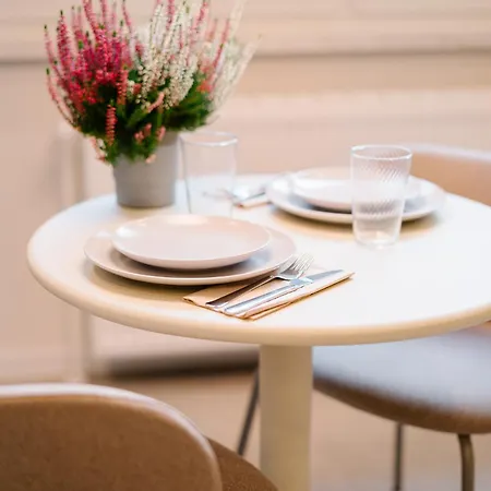 Sago Airporthouse Frühstückspension *